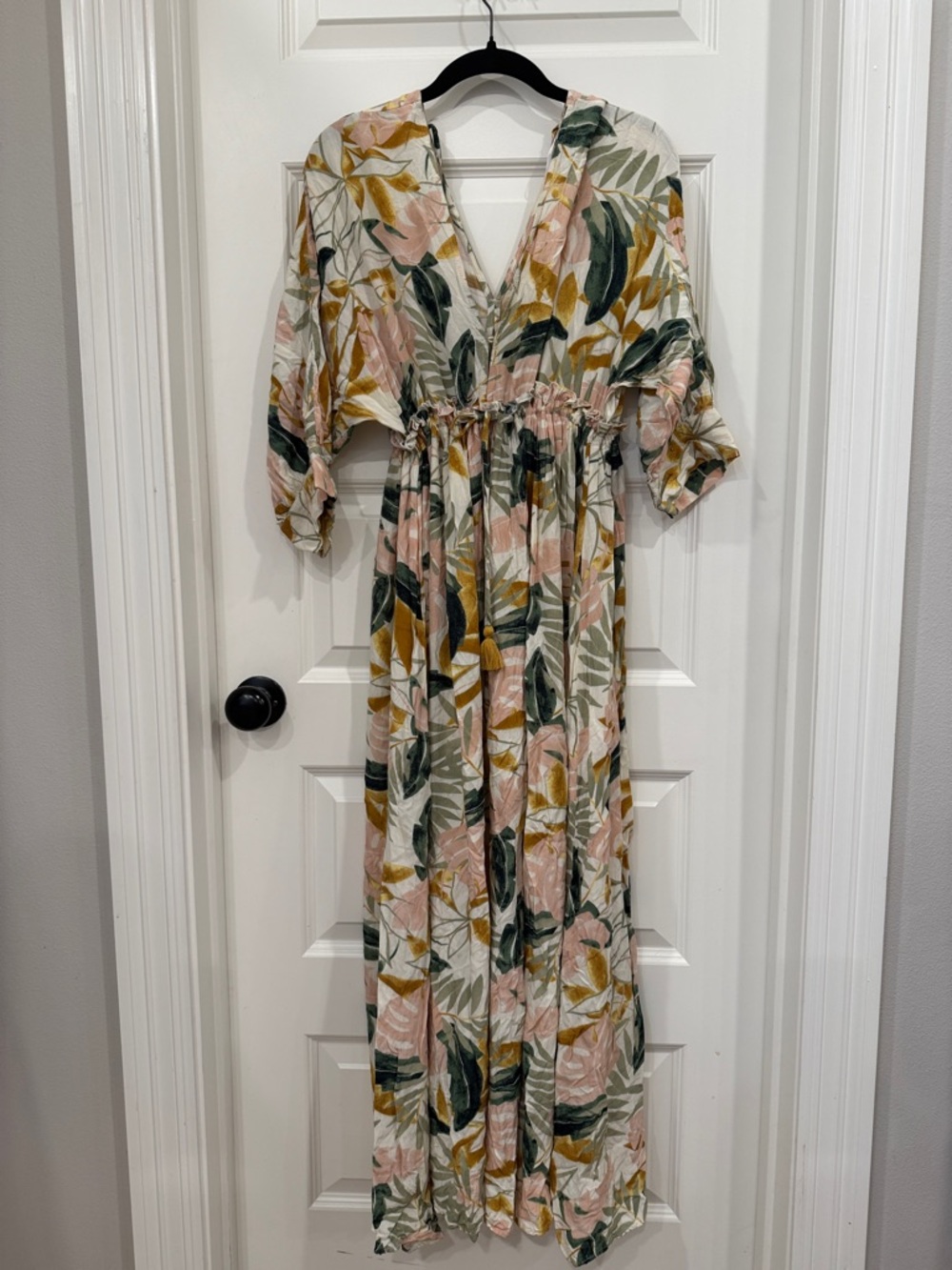 Aakaa Blush Pink & Olive Green Leaf Print Maxi Dress